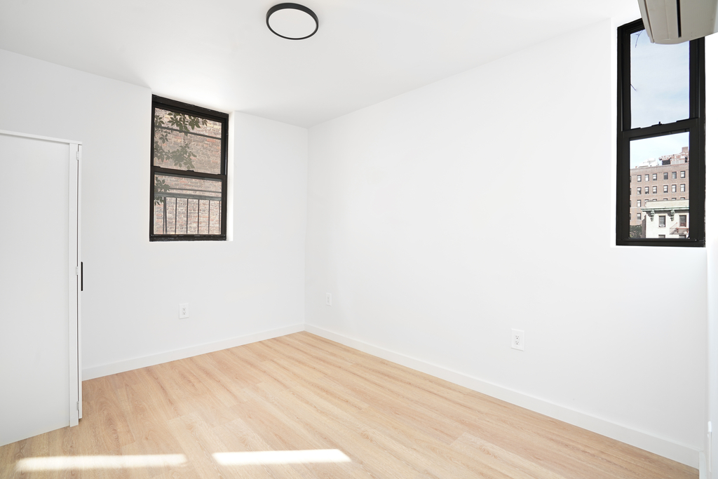 151 East 30th Street - Photo 5