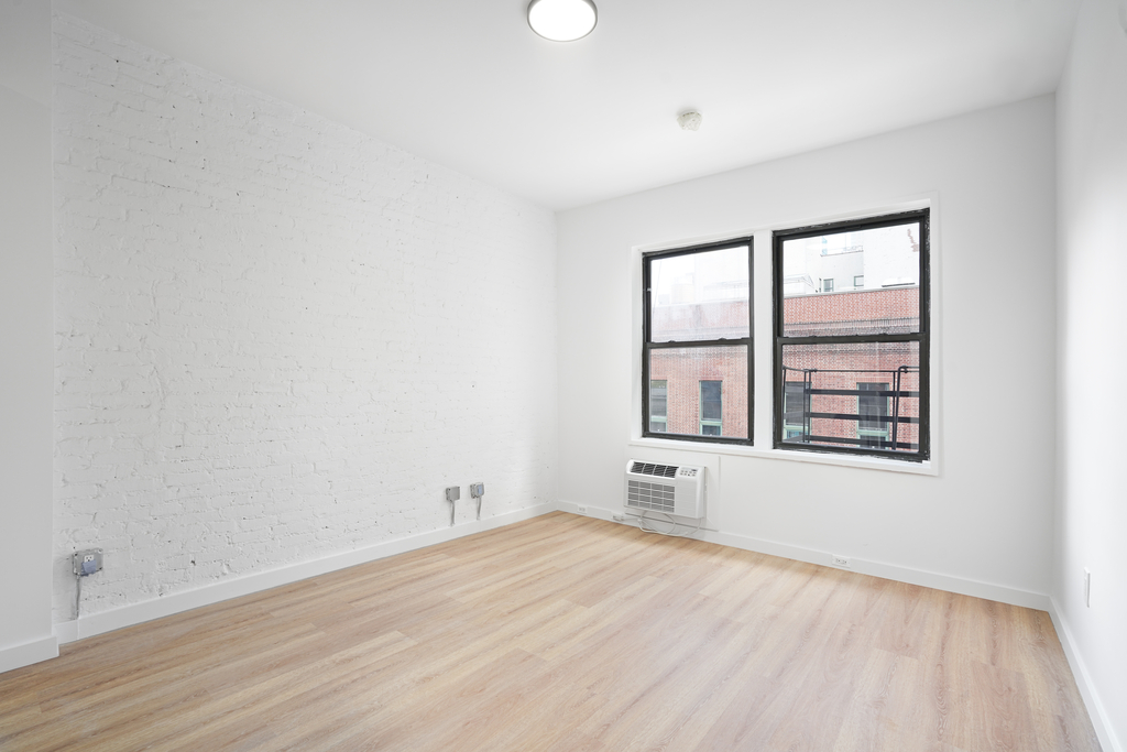 446 West 55th Street - Photo 4