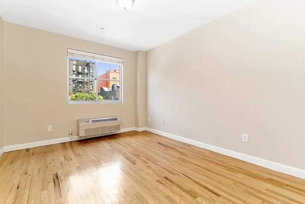 152 Ludlow Street - Photo 3