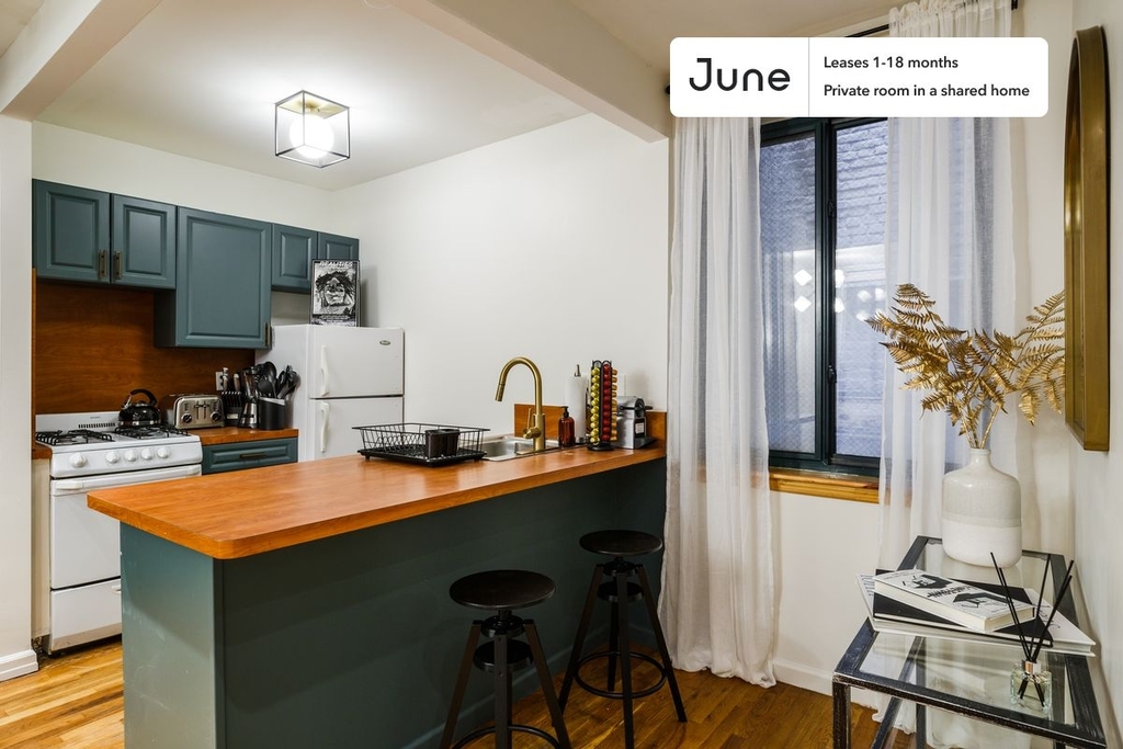 375 East 10th Street - Photo 6