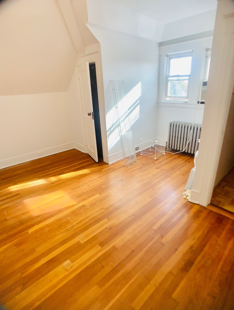 405 West 263rd Street - Photo 6