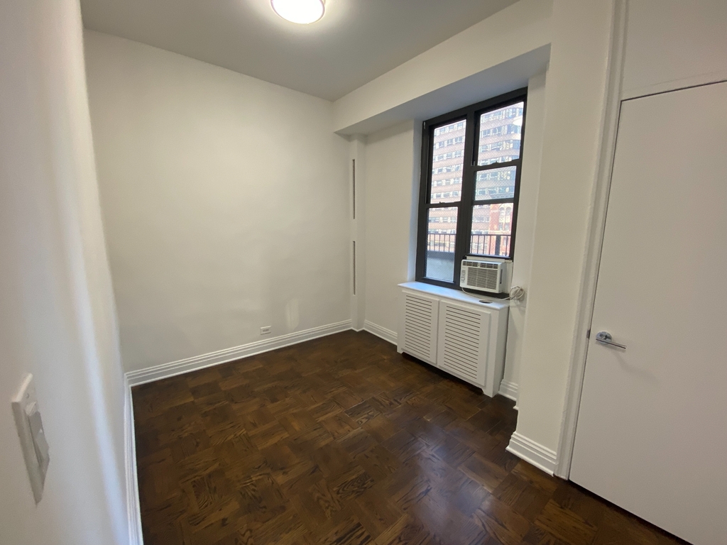 140 East 46th Street - Photo 1