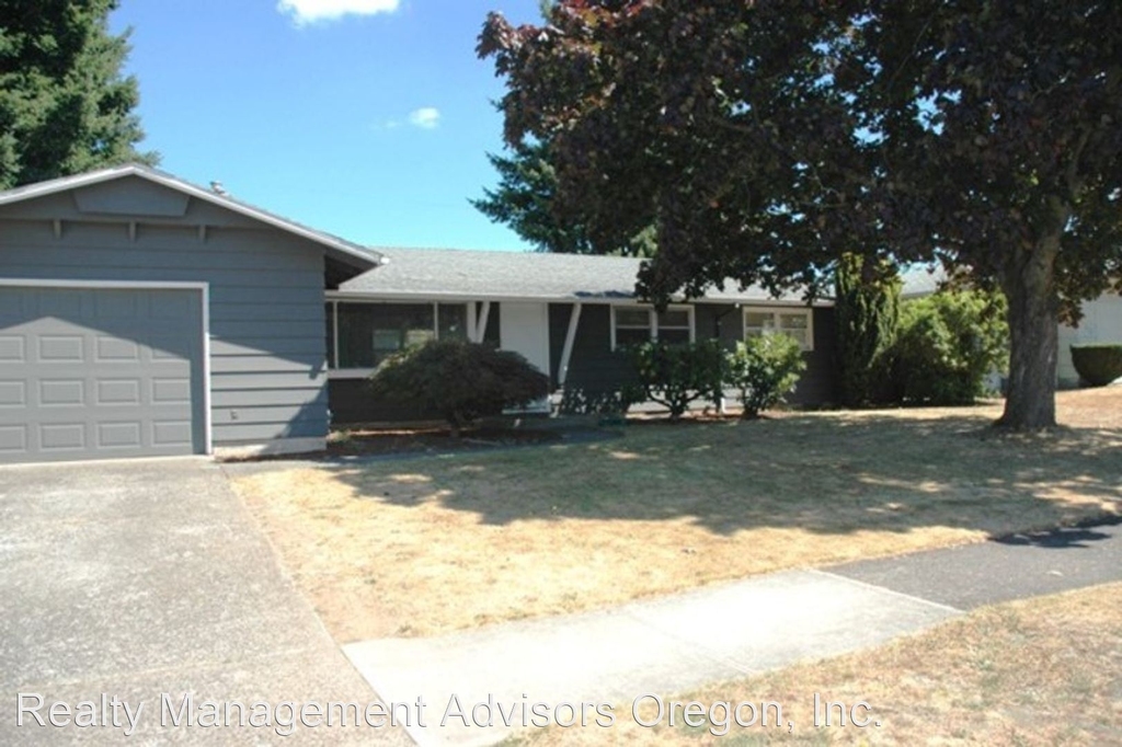 1818 Se 100th Avenue - Photo 0