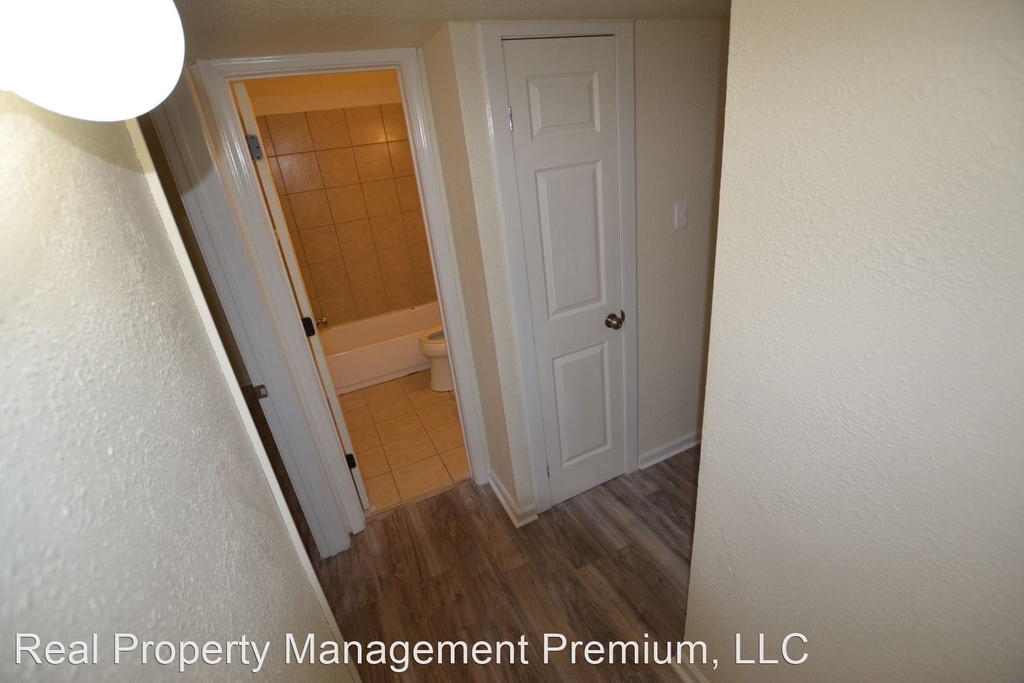 957 Grebe St Apt 6 - Photo 12