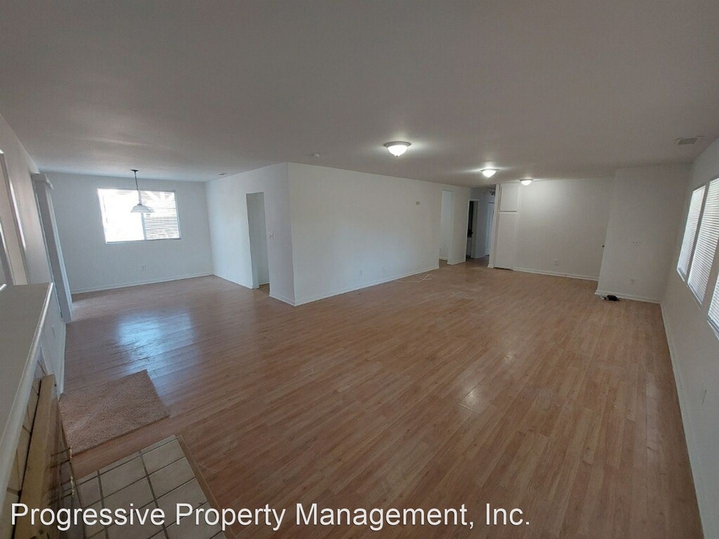 26511 Dartmouth St. - Photo 2