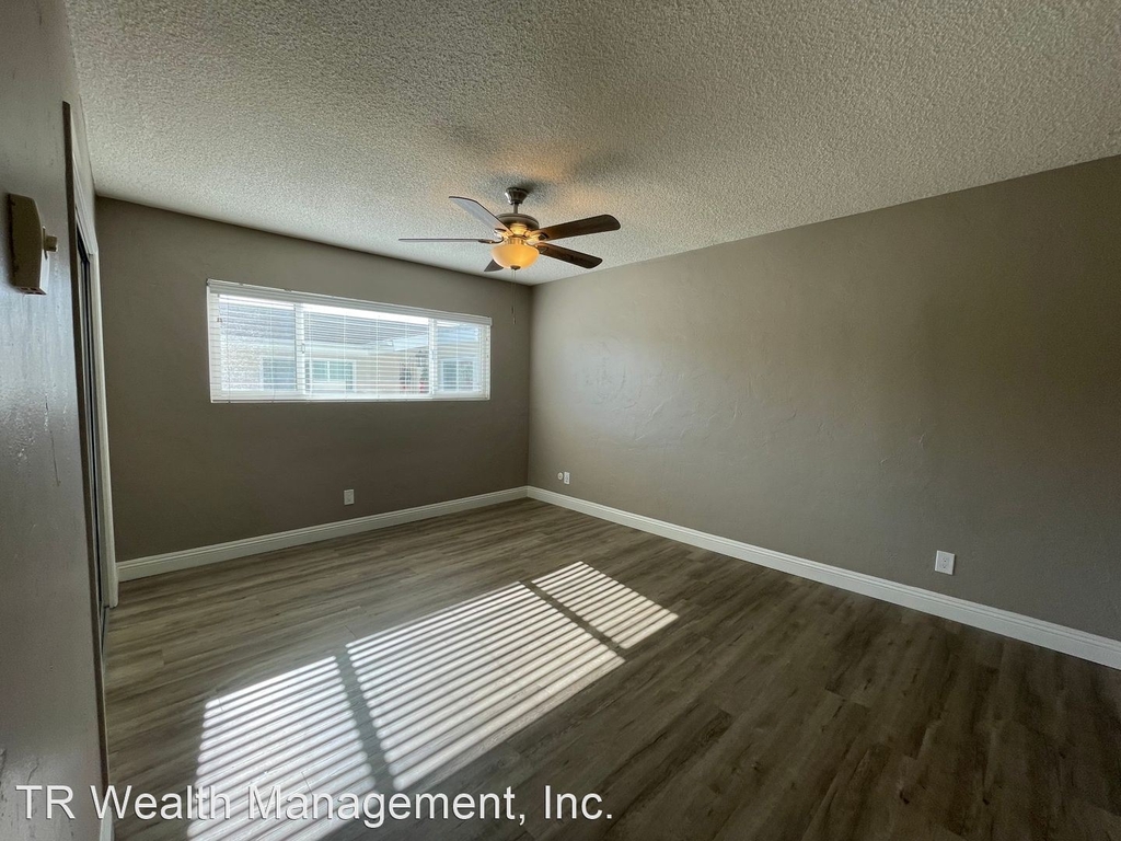 2211 South Grand Avenue - Photo 6