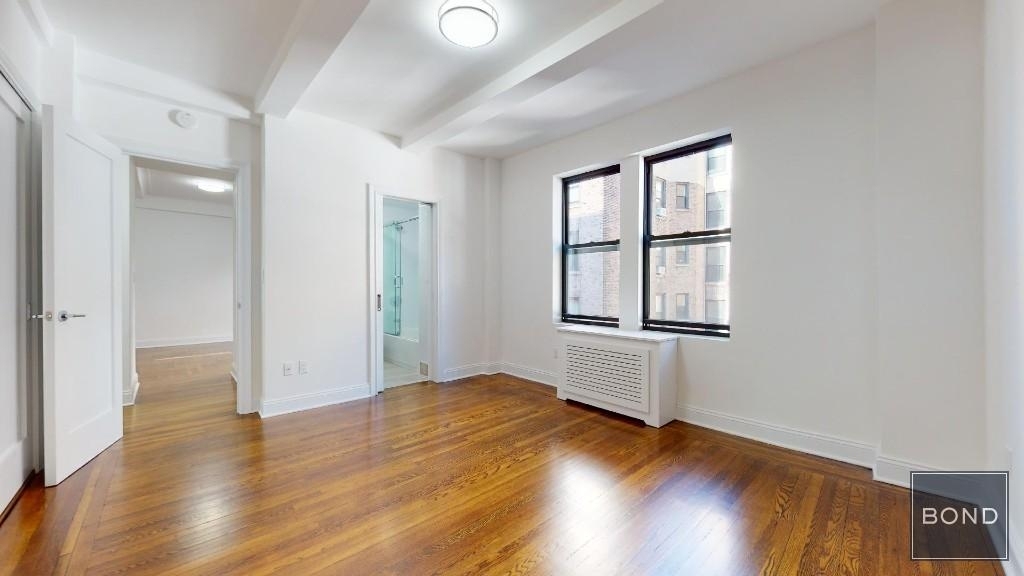 25 West 68th Street - Photo 3