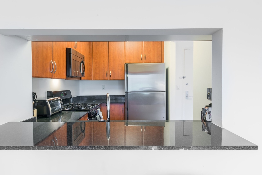 222 East 34th Street - Photo 9