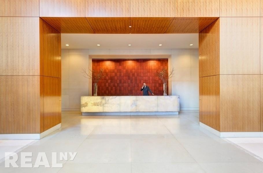 222 East 34th Street - Photo 17