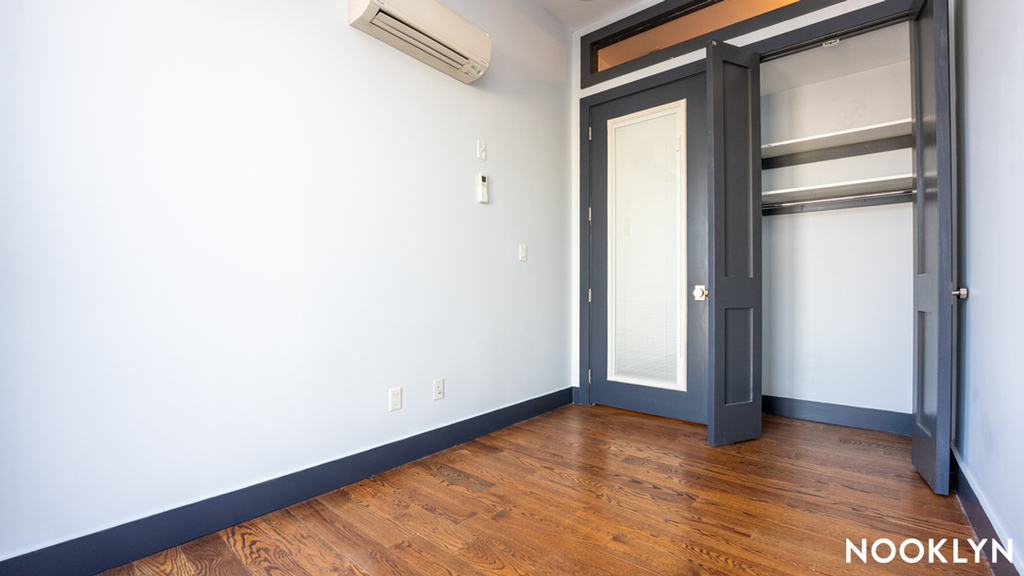 269 Meserole Street - Photo 8