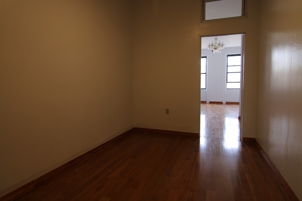 Nassau Avenue - Photo 5