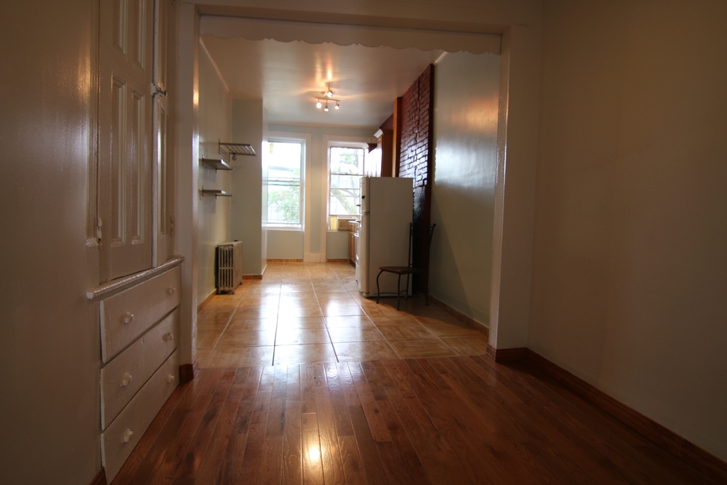 Nassau Avenue - Photo 6