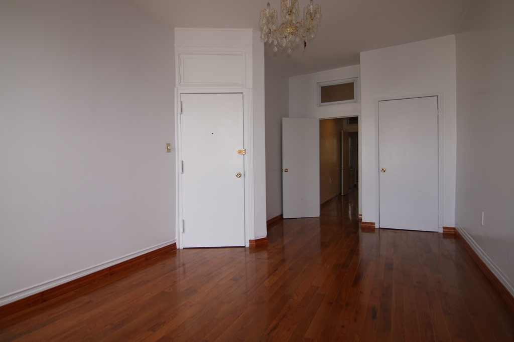 Nassau Avenue - Photo 4