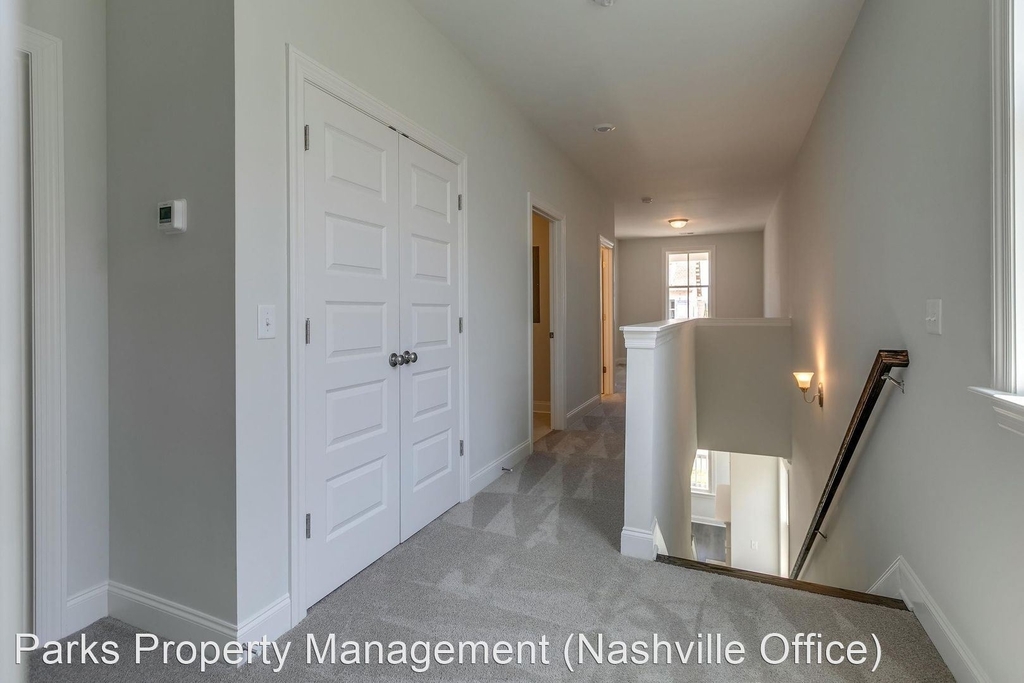 3267 Vinemont Drive - Photo 11