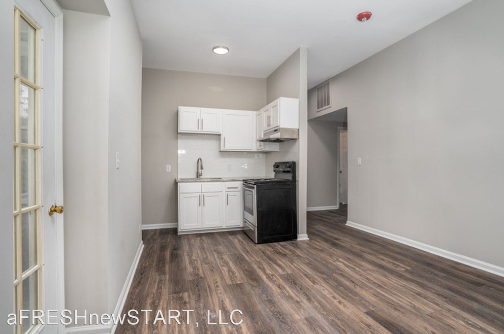 300 Goldsboro Street E - Photo 18