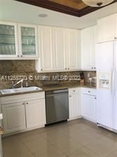 848 Brickell Key Dr Apt 3504 - Photo 2