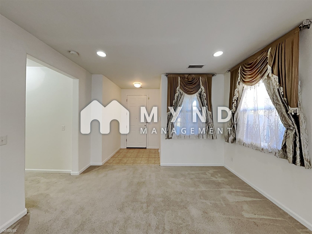 330 Pesaro Way - Photo 3