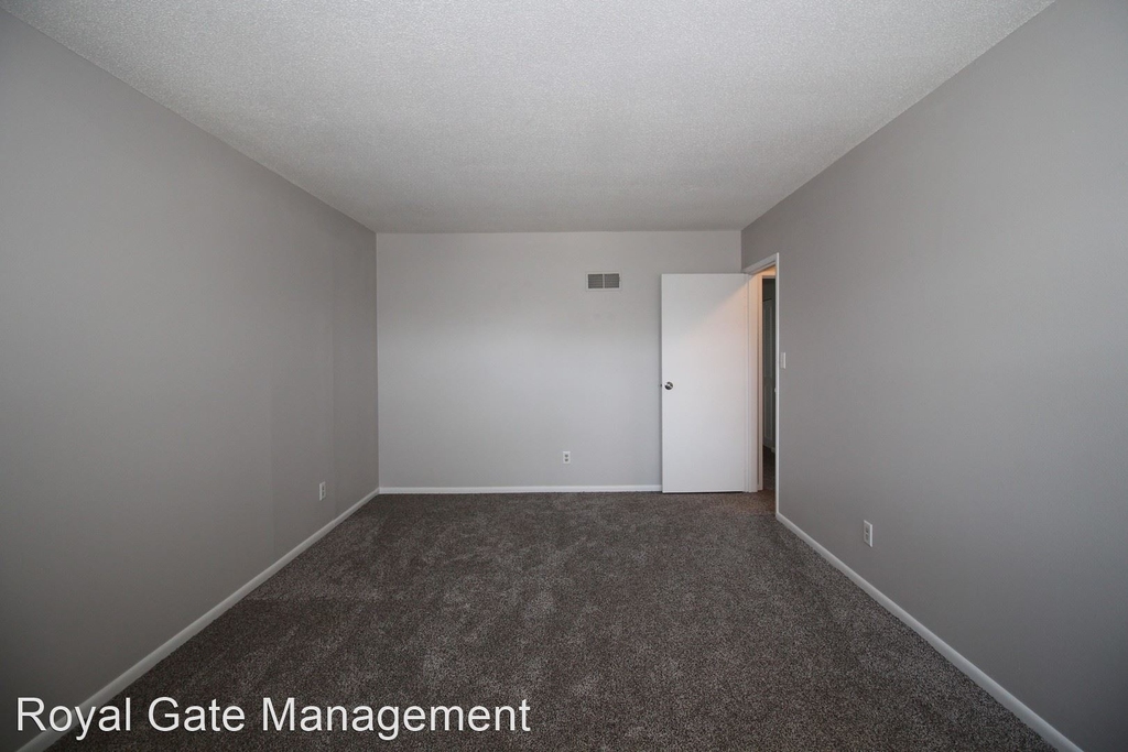 10720 W 88th Terrace - Photo 15