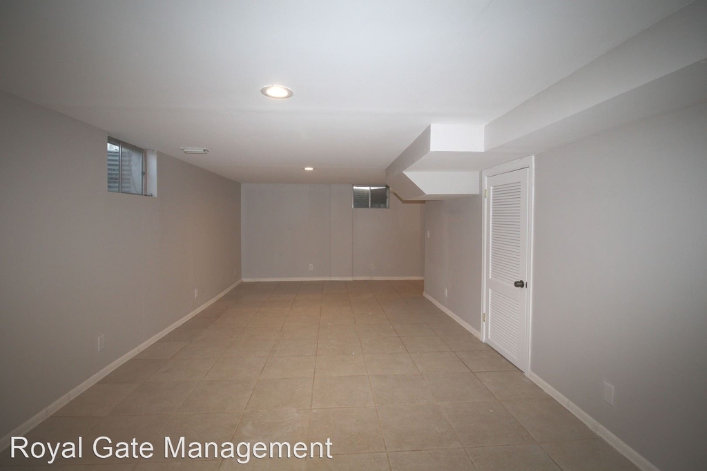 10720 W 88th Terrace - Photo 18