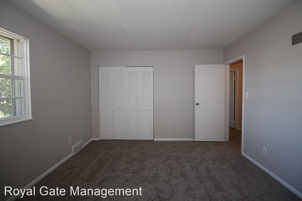 10720 W 88th Terrace - Photo 13