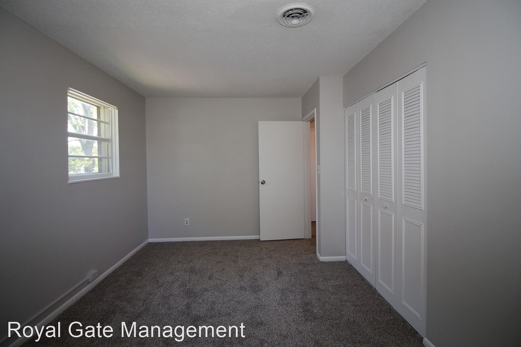 10720 W 88th Terrace - Photo 10