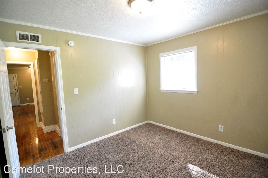 933 Parkwood Court - Photo 11