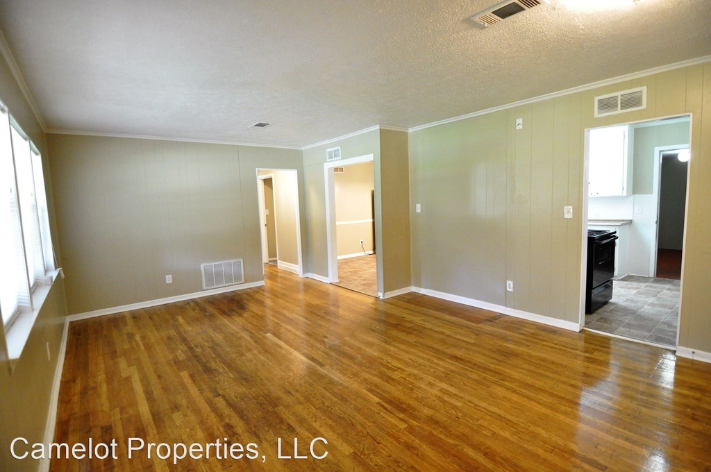 933 Parkwood Court - Photo 3