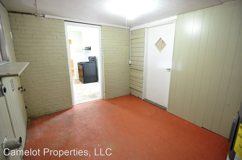 933 Parkwood Court - Photo 28