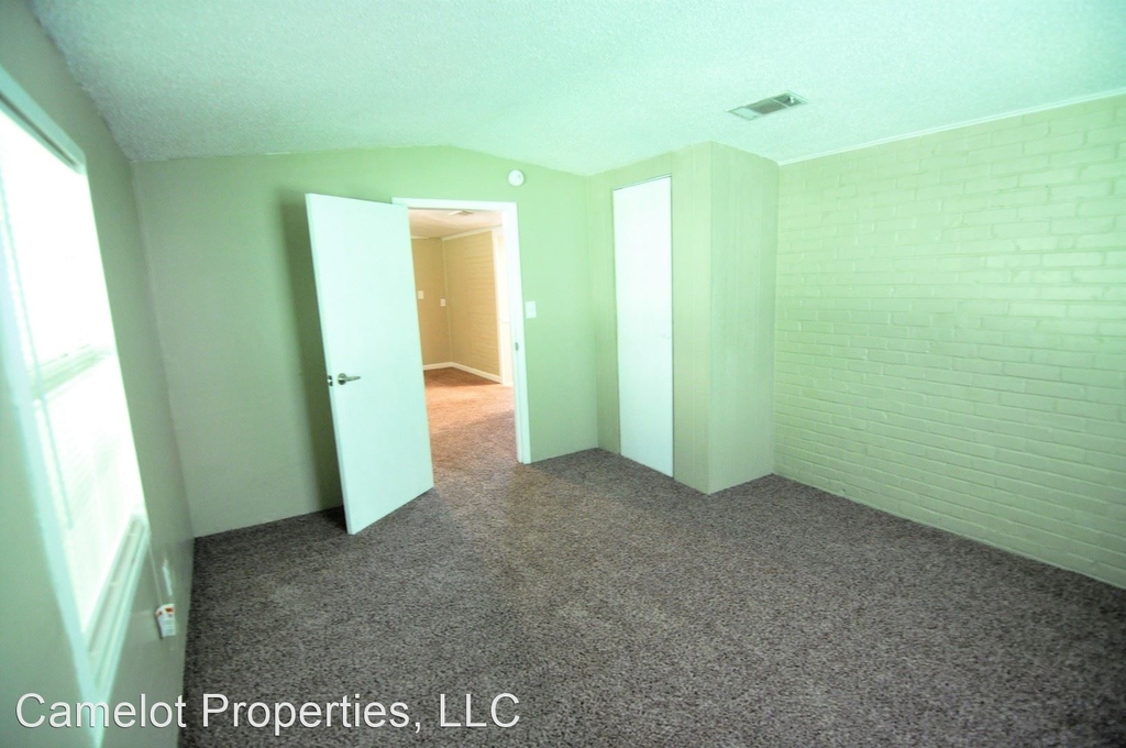 933 Parkwood Court - Photo 24