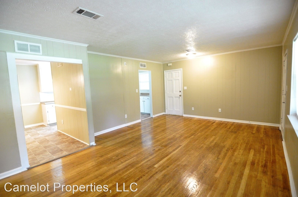 933 Parkwood Court - Photo 4