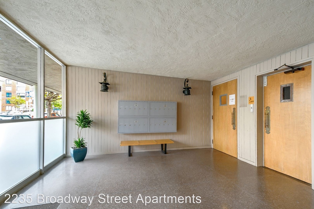 2235 Broadway Street - Photo 18