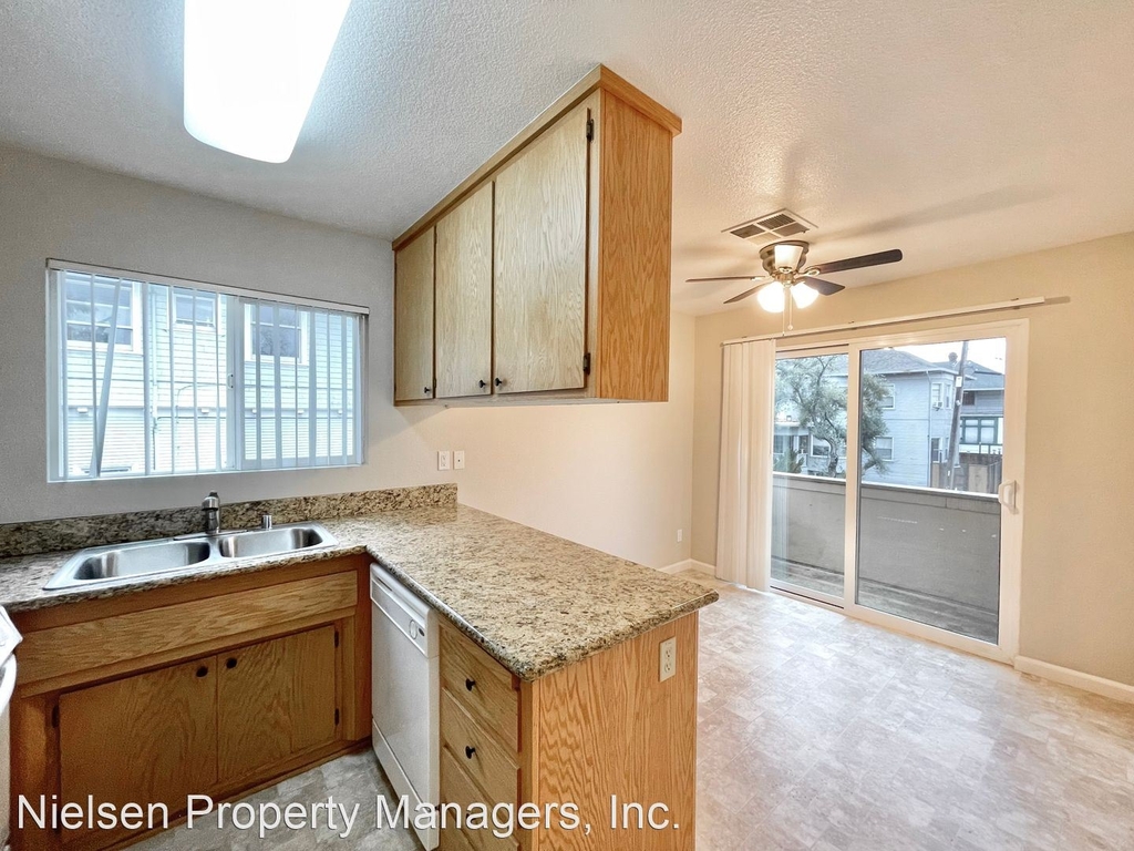 1525 27th Street - Photo 2