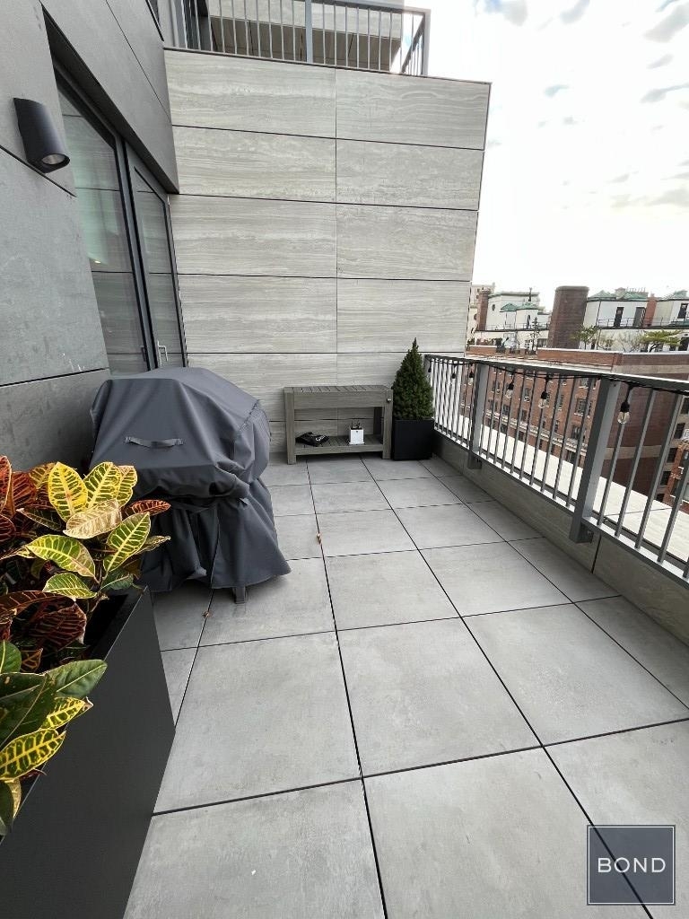 515 East 86th Street - Photo 1