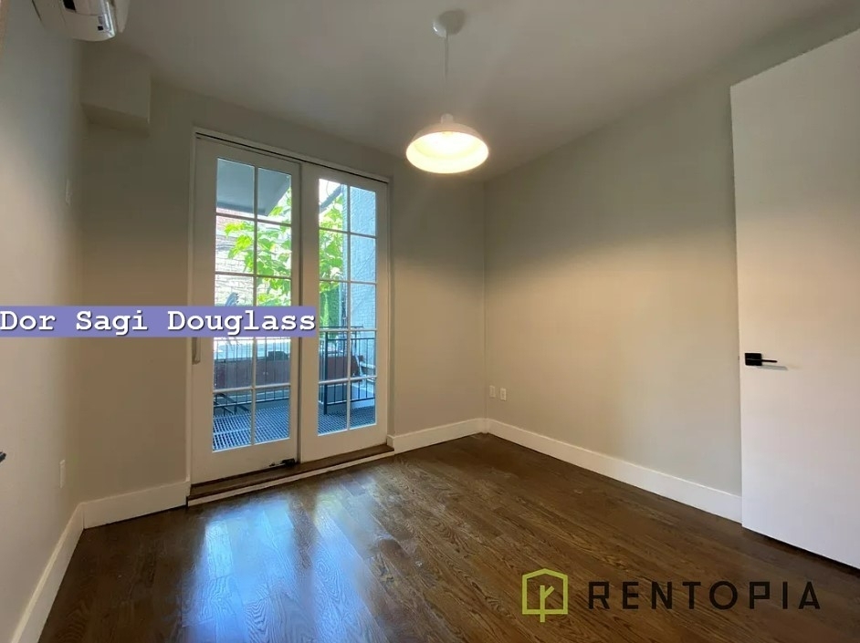 555 Grand St - Photo 6