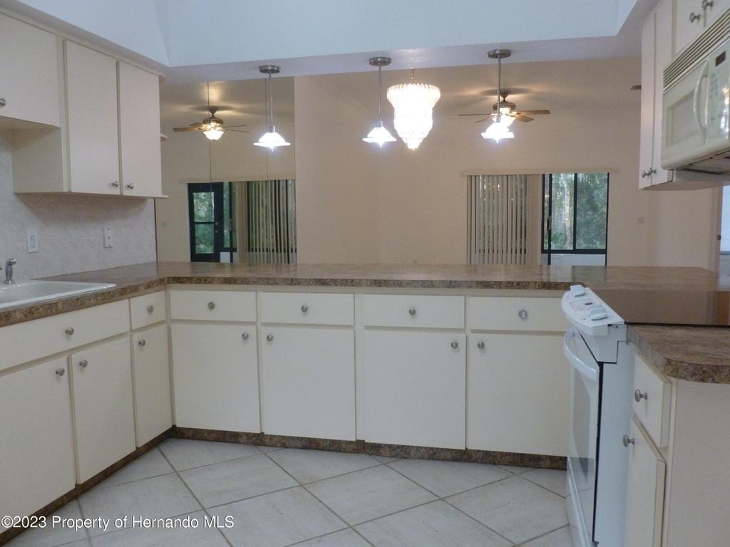 7100 River Run Boulevard - Photo 11