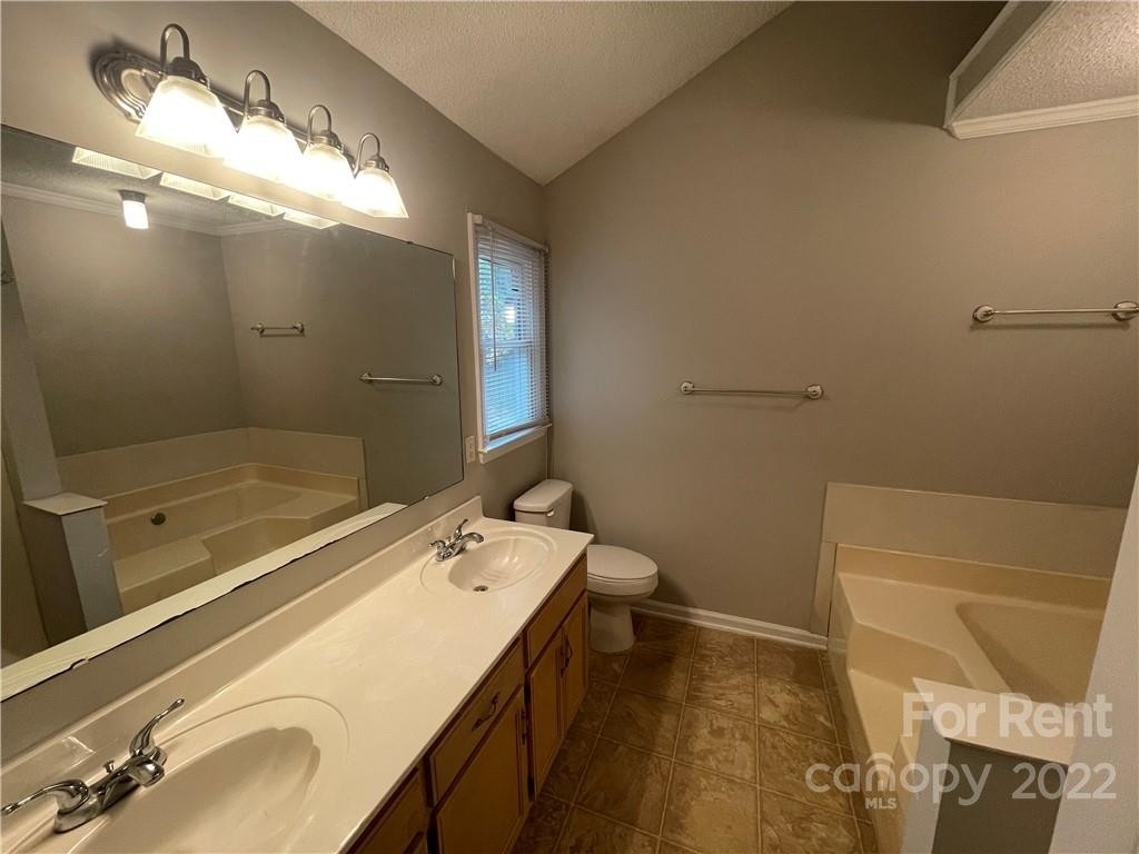 8409 Sills Court - Photo 6