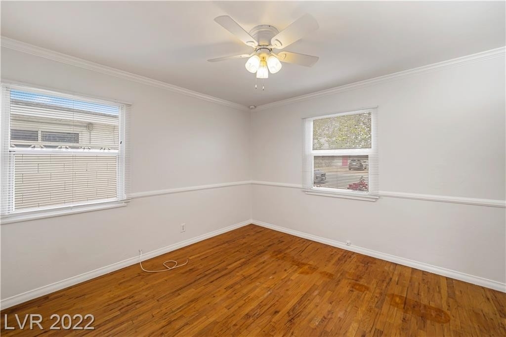 1044 Hassett Avenue - Photo 10