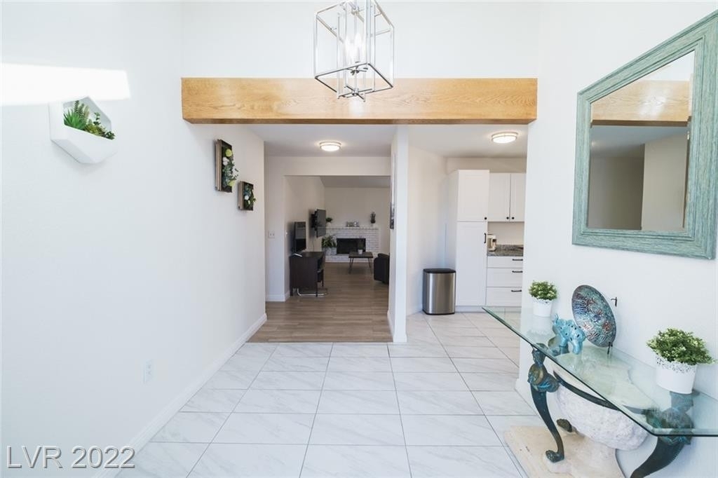 7913 Redbutte Avenue - Photo 3