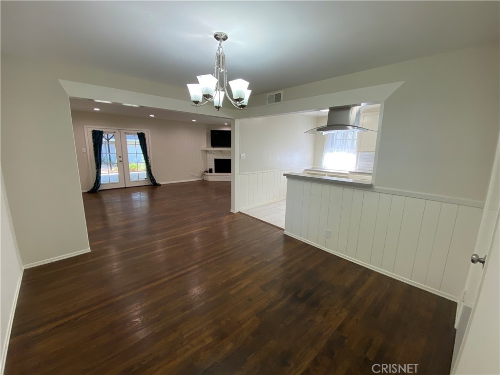 14044 Sylvan Street - Photo 11