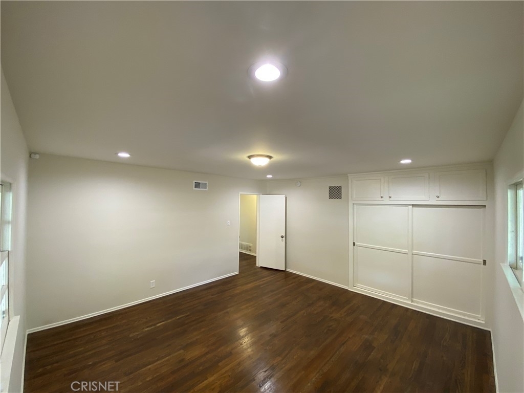 14044 Sylvan Street - Photo 18