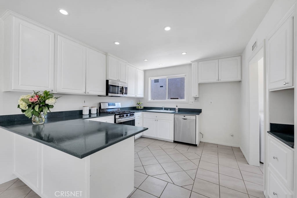 24312 Vanowen Street - Photo 6