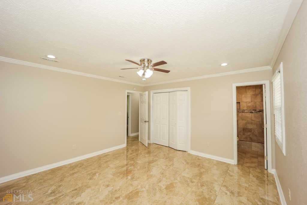 9342 Windward Court - Photo 8