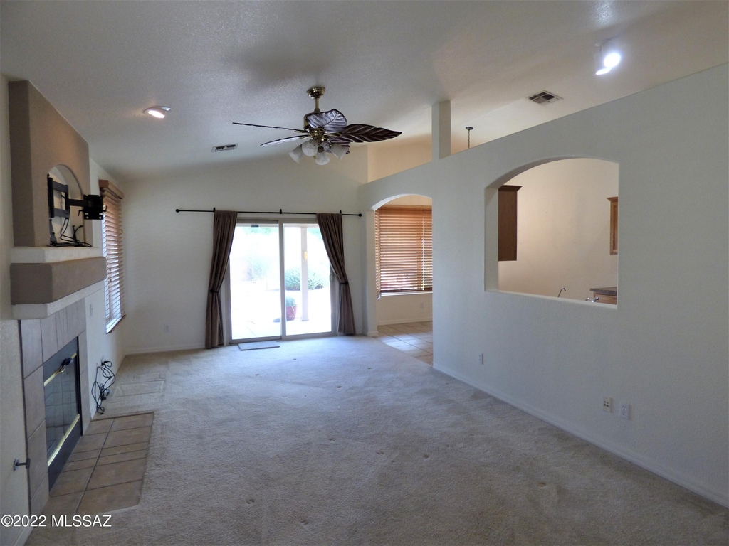 85 S Orpheum Way - Photo 2