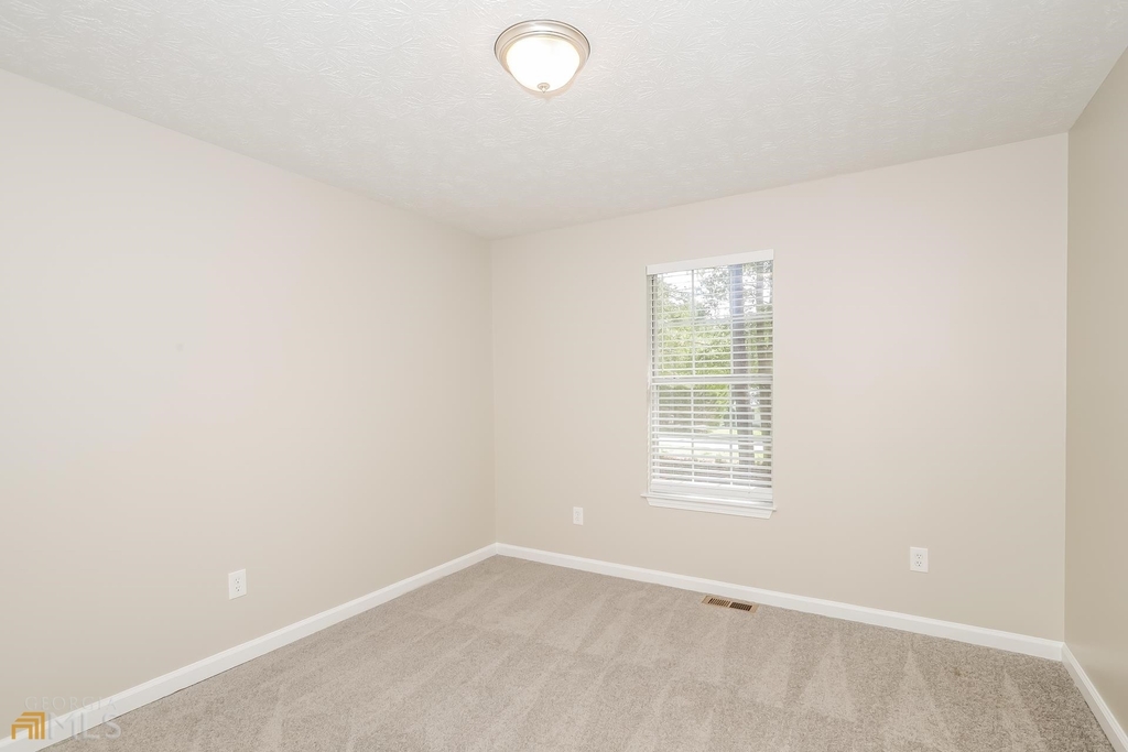 411 Grove Pointe Court - Photo 10