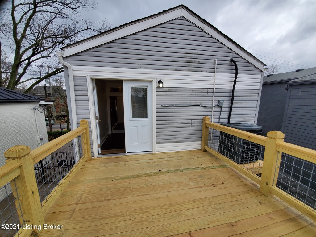 1805 Frankfort Ave - Photo 32