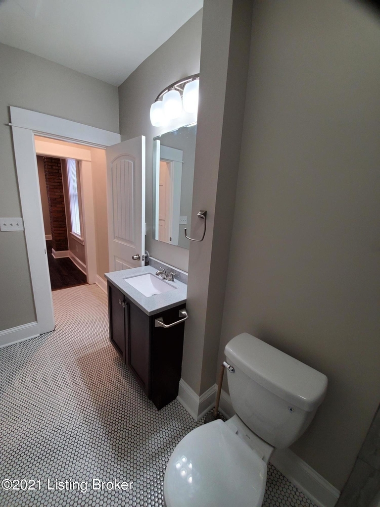 1805 Frankfort Ave - Photo 21