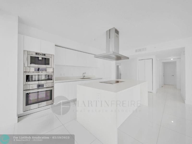 300 Sunny Isles Blvd - Photo 2