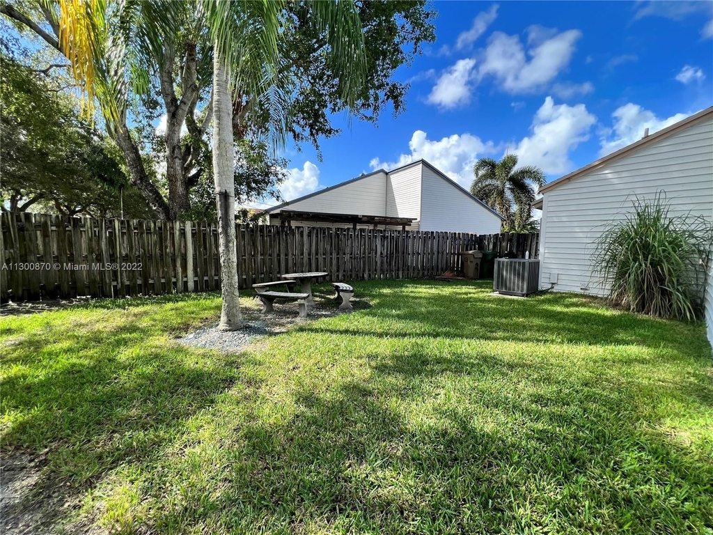 13310 Sw 10th Pl - Photo 21