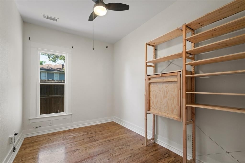 836 W 8th Street - Photo 7