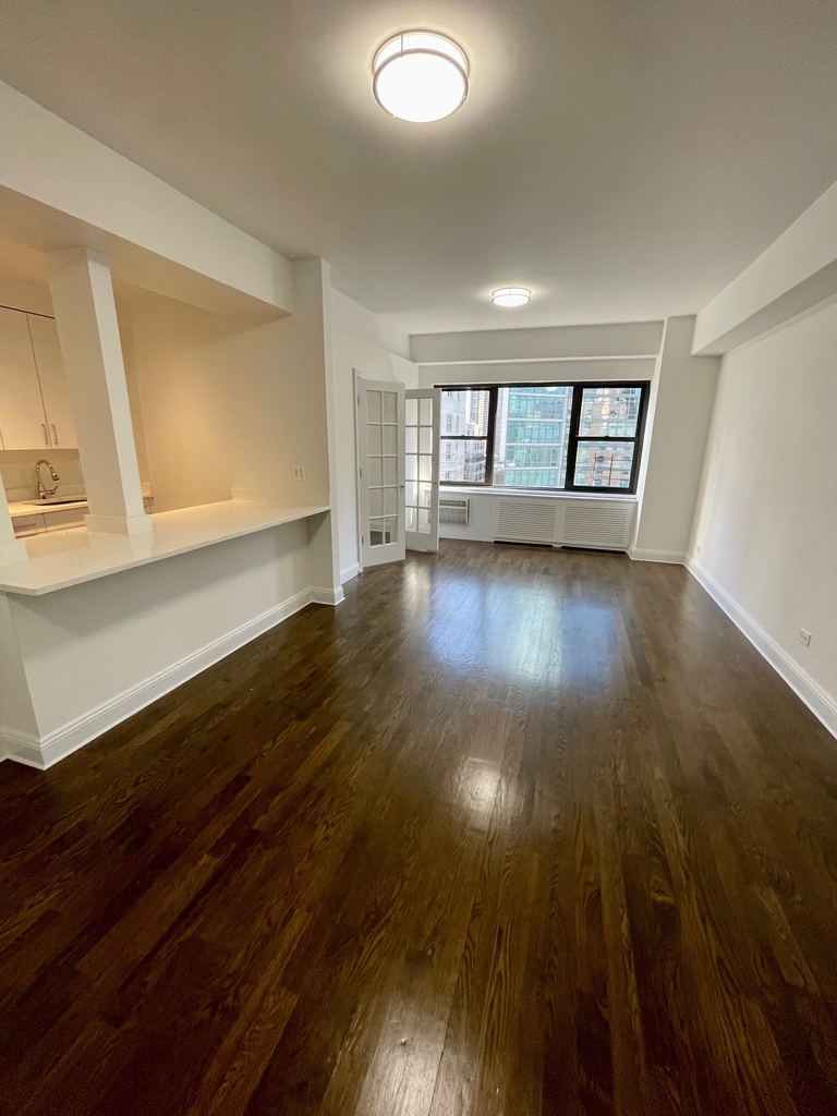 175 East 57th street - Photo 0